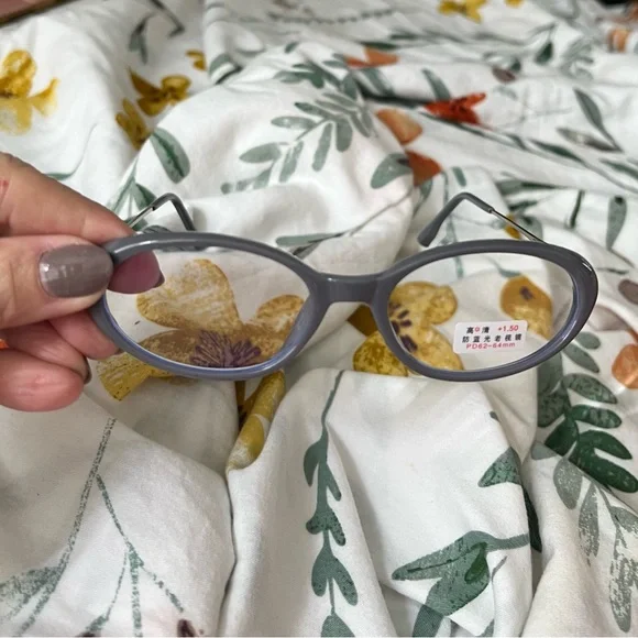 NEW Gray Women's Reading Glasses - Picture 4 of 4